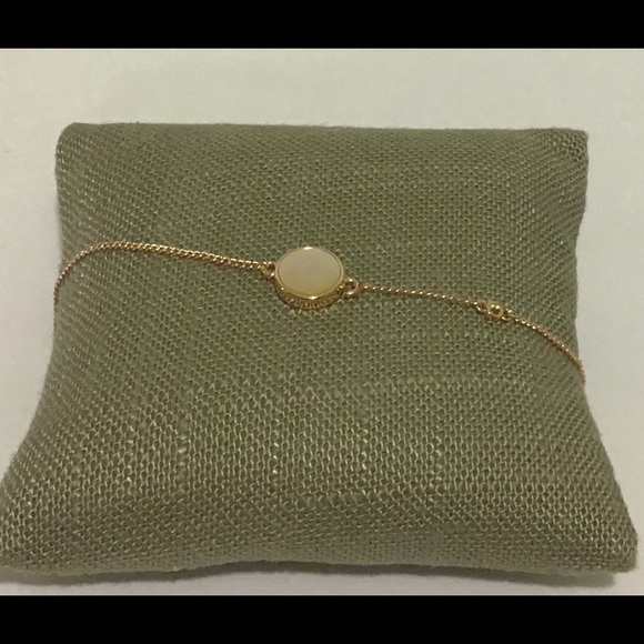 Mother of Pearl Adjustable Bracelet - Picture 2 of 3